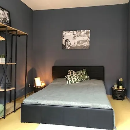 By Lot 3 Hôtel capsule *
