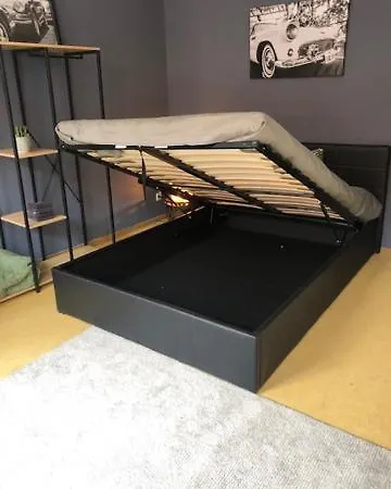 By Lot 3 Capsule hotel